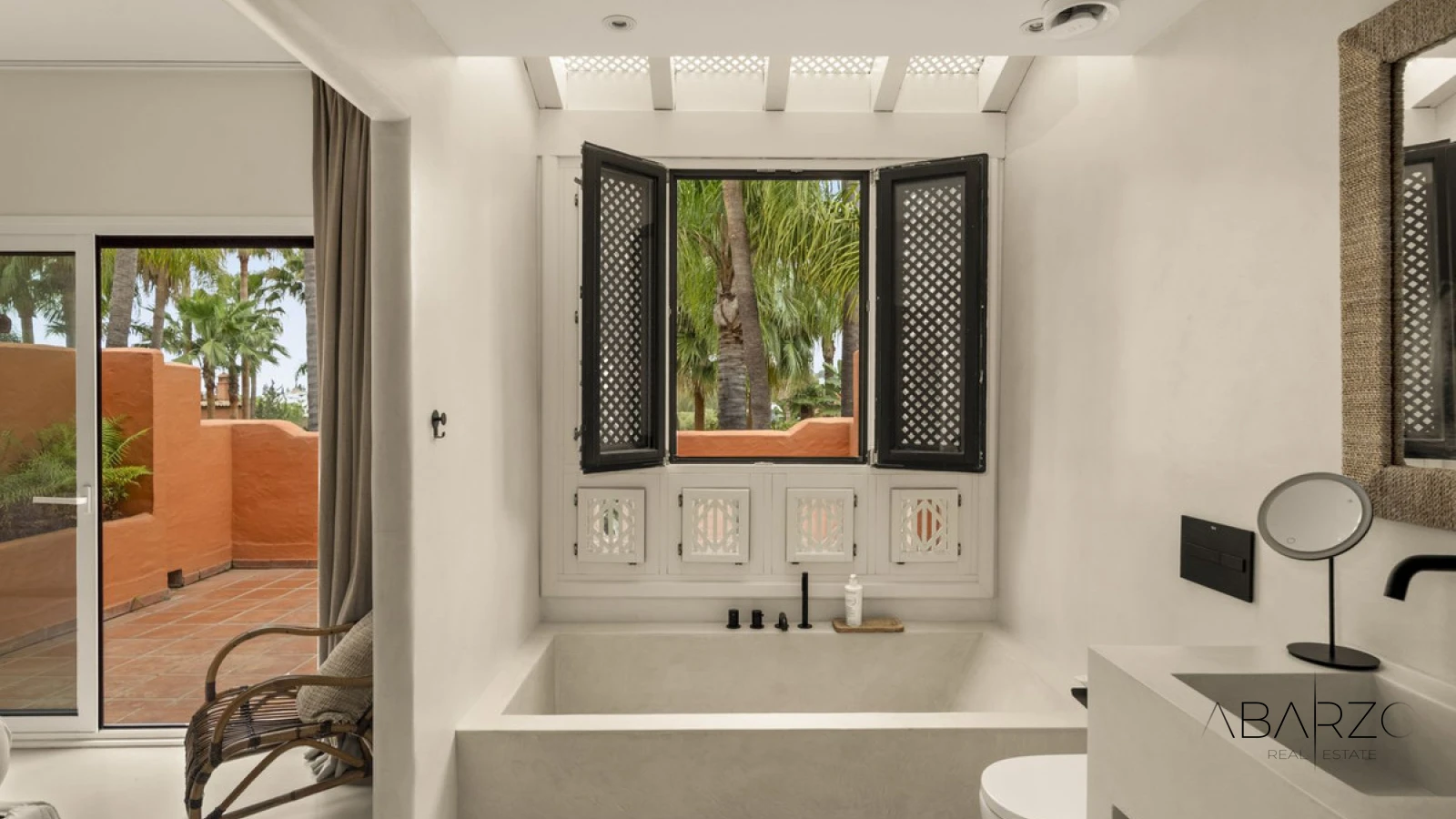Townhouse in Altos de Puente Romano, Marbella Golden Mile with Rooftop Terrace — interior, Golden Mile, Marbella (22 of 37)