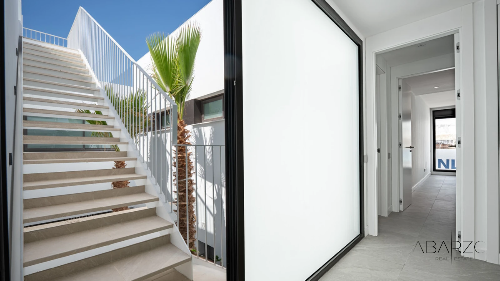 Penthouse with rooftop pool and sea views  in Marbella East — interior, Marbella East, Marbella (22 of 44)