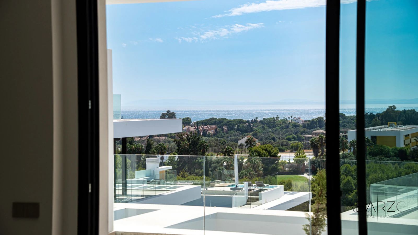 Penthouse with rooftop pool and sea views  in Marbella East — interior, Marbella East, Marbella (34 of 44)
