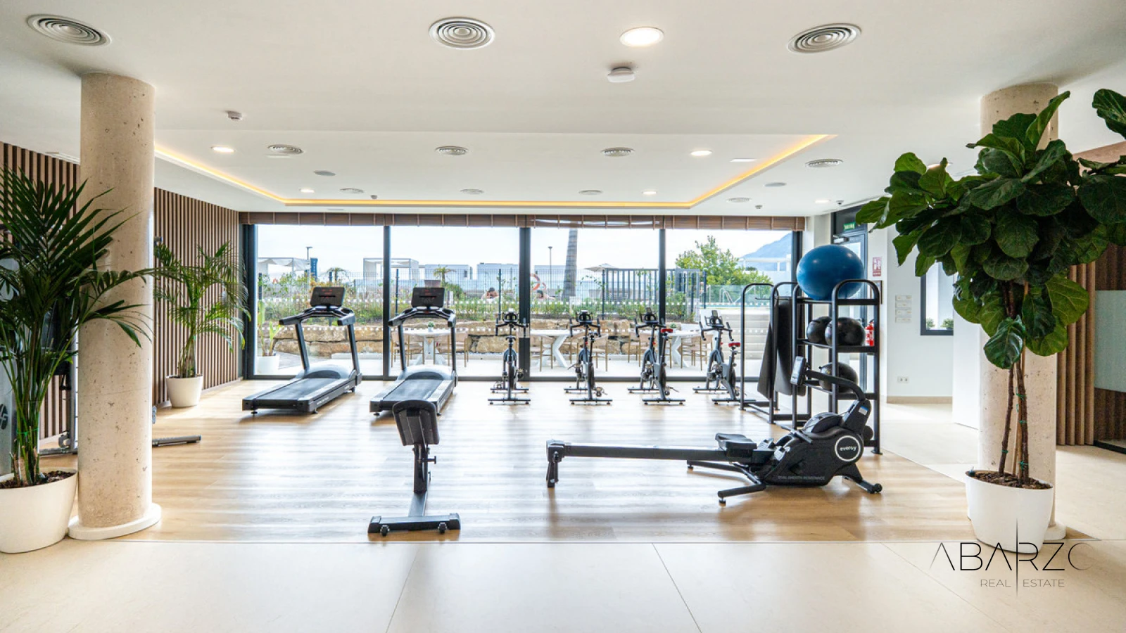 Penthouse with rooftop pool and sea views  in Marbella East — interior, Marbella East, Marbella (8 of 44)