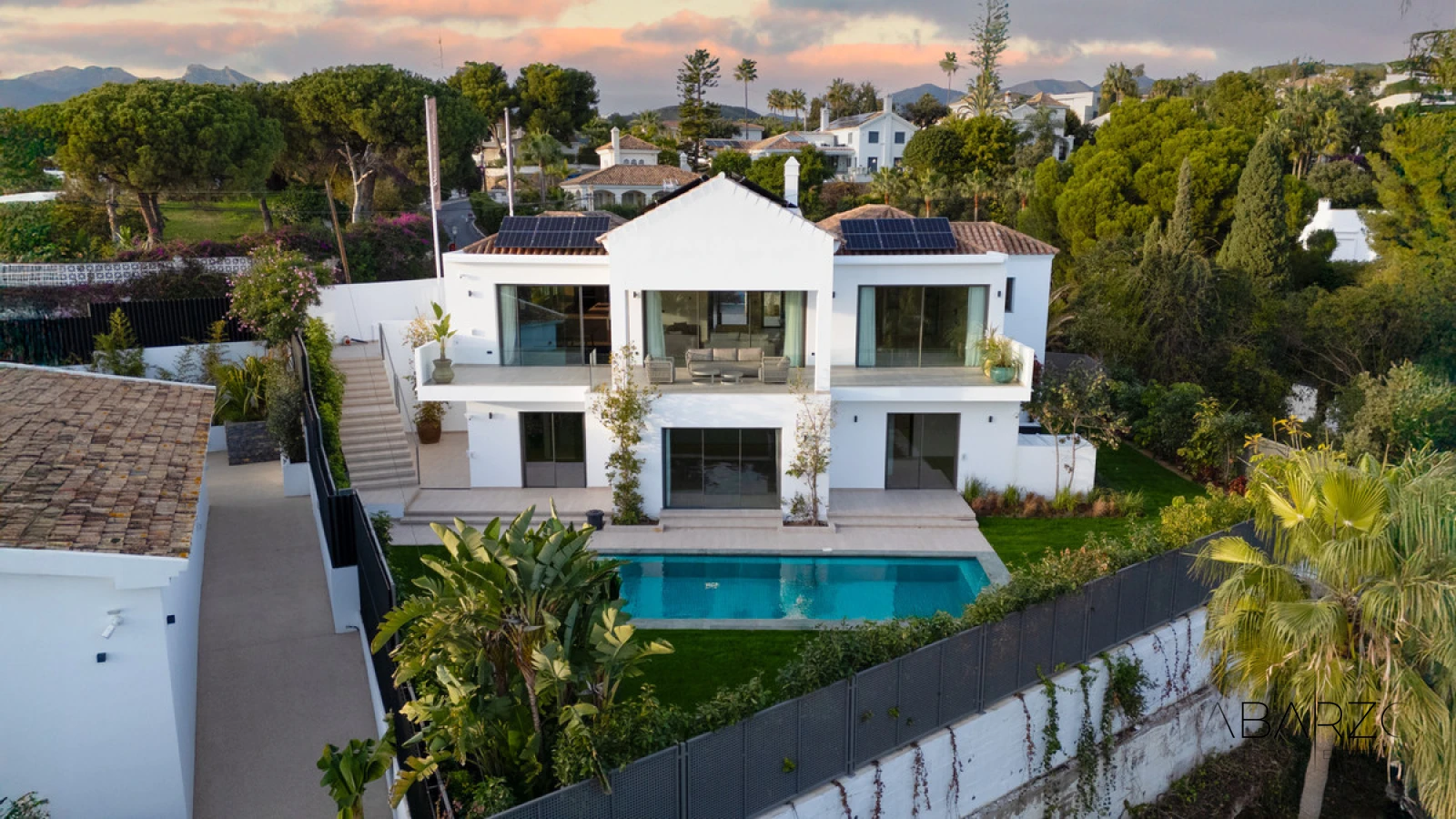 Luxury Villa in El Rosario with Sea Views and Heated Pool — interior, Marbella East, Marbella (43 of 49)
