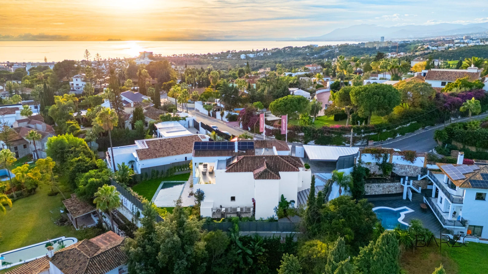 Luxury Villa in El Rosario with Sea Views and Heated Pool — interior, Marbella East, Marbella (48 of 49)