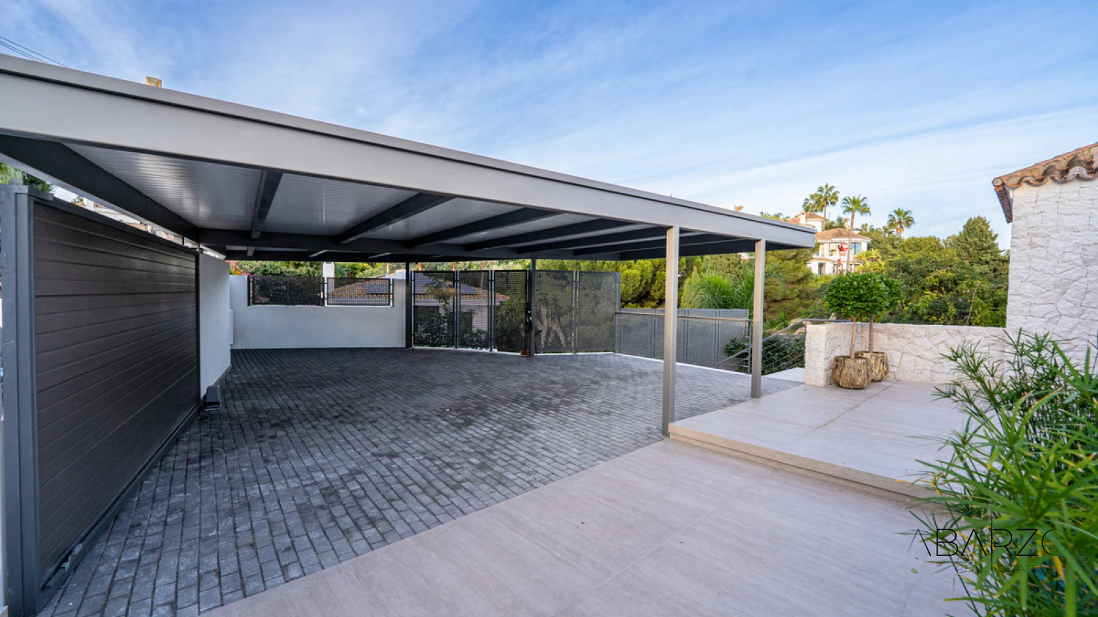 Luxury Villa in El Rosario with Sea Views and Heated Pool — interior, Marbella East, Marbella (49 of 49)