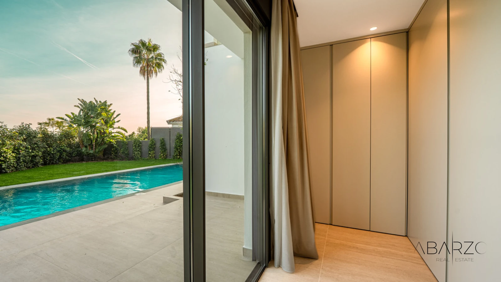 Luxury Villa in El Rosario with Sea Views and Heated Pool — interior, Marbella East, Marbella (28 of 49)
