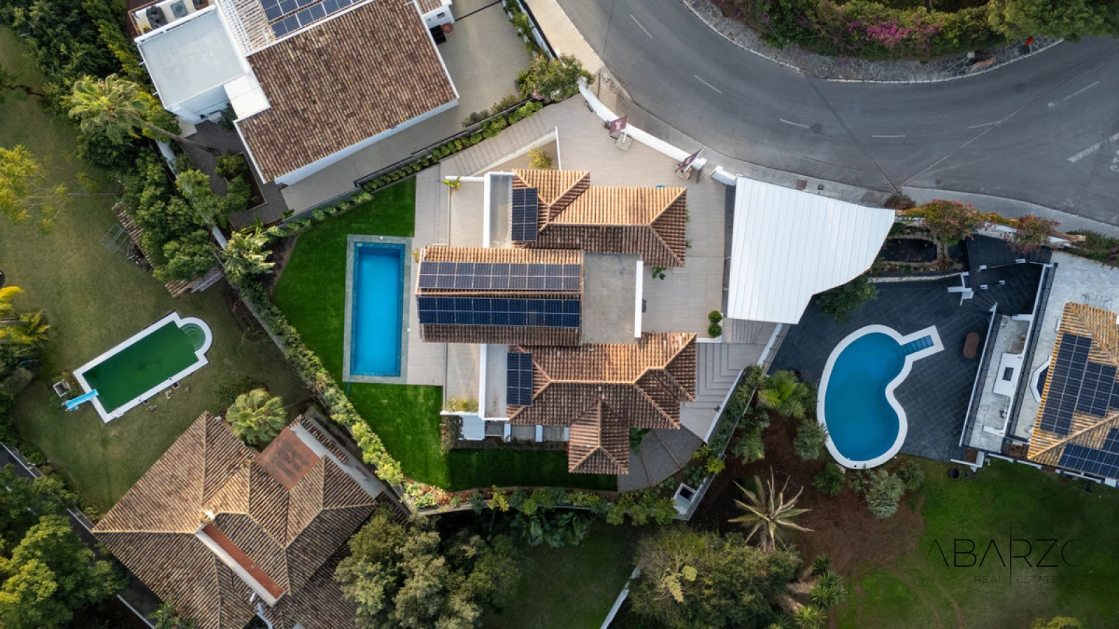 Luxury Villa in El Rosario with Sea Views and Heated Pool — interior, Marbella East, Marbella (46 of 49)