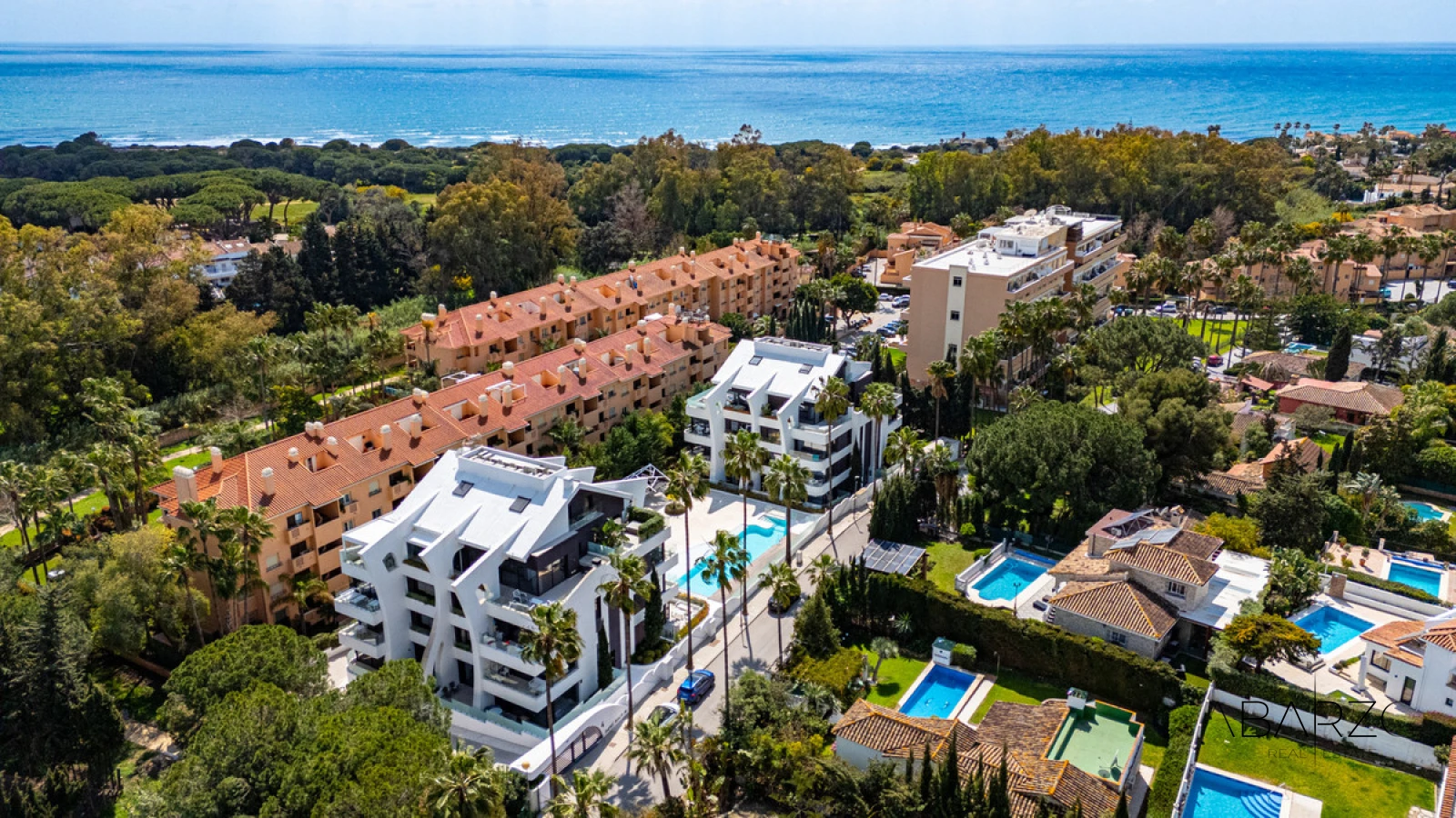 Ático dúplex con terraza cerca de la playa en Dunes Beach, Cabopino — luxury property for sale in Cabopino, Marbella