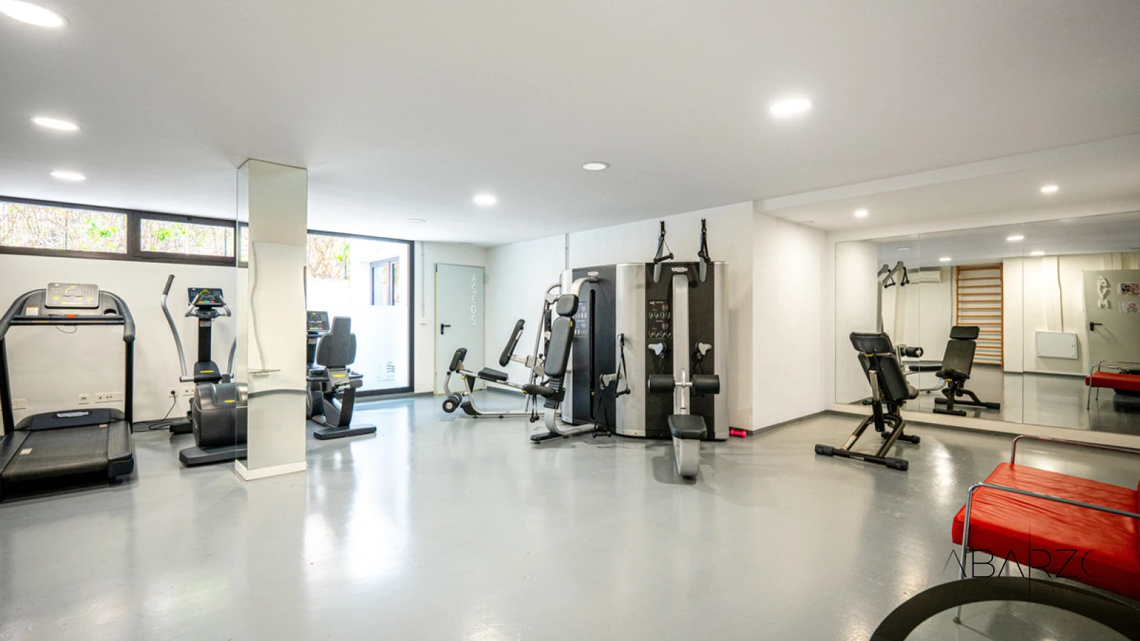 Ático dúplex con terraza cerca de la playa en Dunes Beach, Cabopino — interior, Cabopino, Marbella (45 of 48)