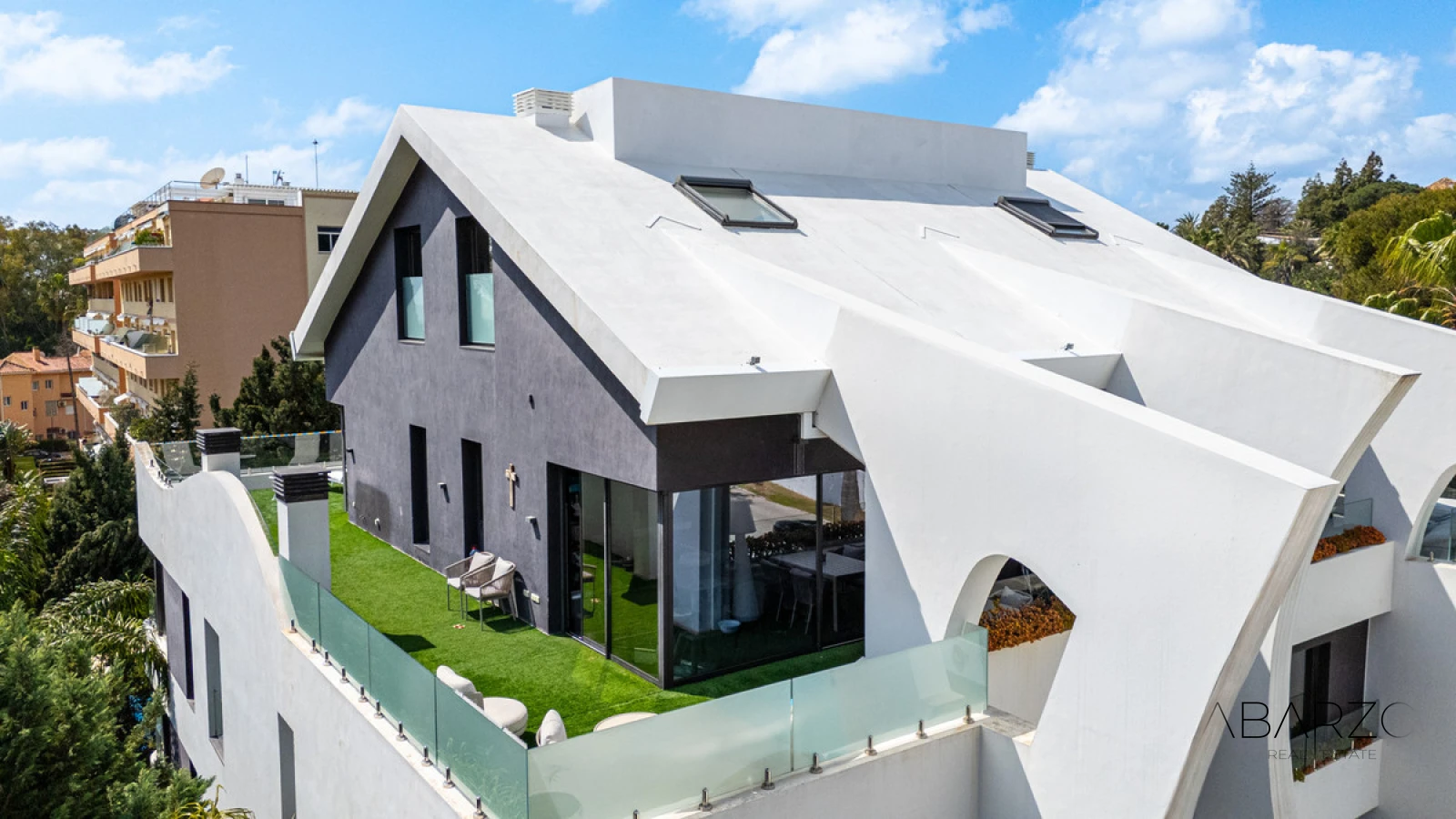 Ático dúplex con terraza cerca de la playa en Dunes Beach, Cabopino — interior, Cabopino, Marbella (31 of 48)