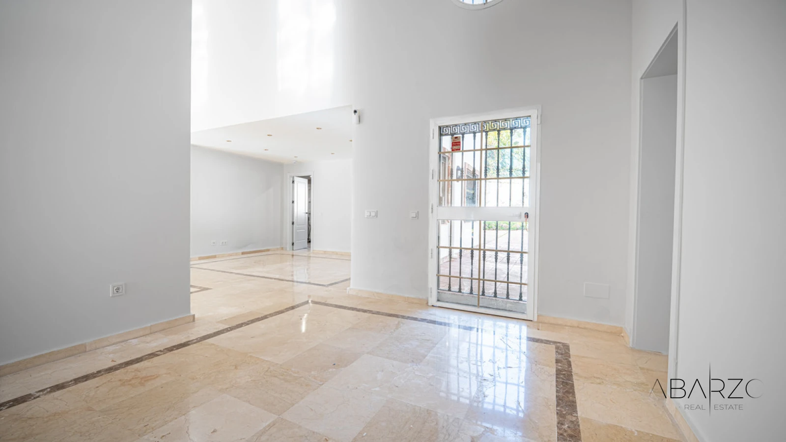 Villa mediterránea en Nueva Andalucía con piscina y vistas al golf — interior, Nueva Andalucía, Marbella (6 of 28)