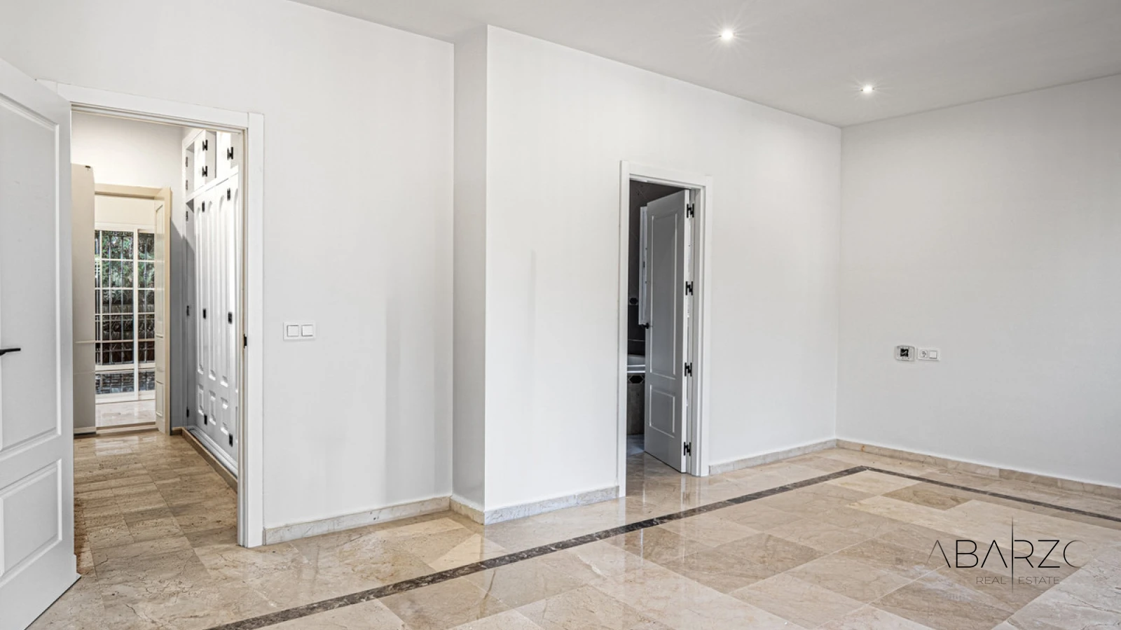 Villa mediterránea en Nueva Andalucía con piscina y vistas al golf — interior, Nueva Andalucía, Marbella (13 of 28)