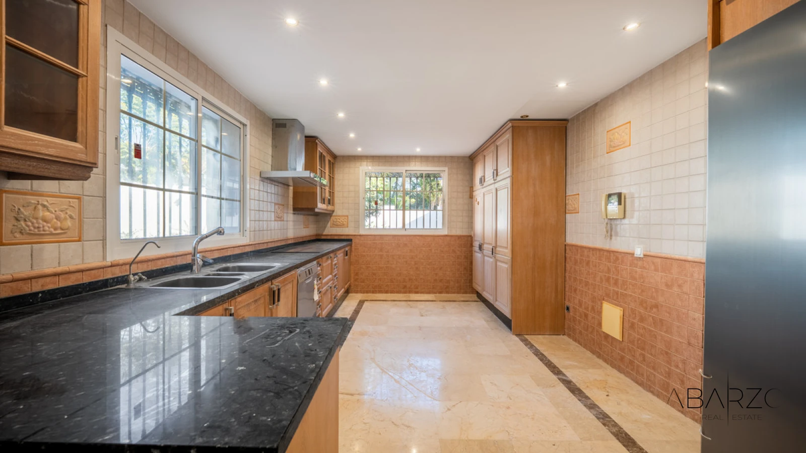 Villa mediterránea en Nueva Andalucía con piscina y vistas al golf — interior, Nueva Andalucía, Marbella (10 of 28)