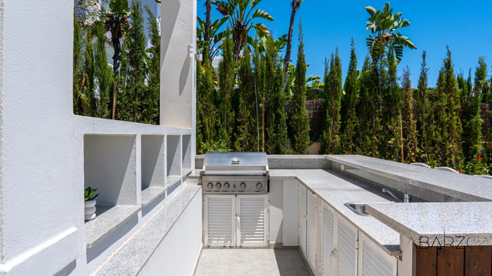 Villa en Nueva Andalucía con piscina privada y vistas a la montaña — interior, Nueva Andalucía, Marbella (40 of 49)