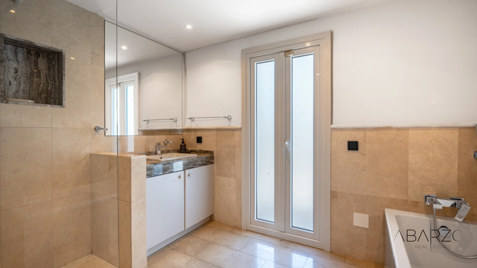 Villa en Nueva Andalucía con piscina privada y vistas a la montaña — interior, Nueva Andalucía, Marbella (24 of 49)