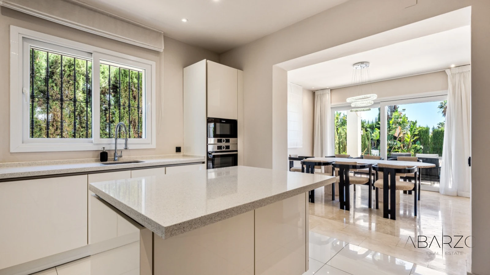 Villa en Nueva Andalucía con piscina privada y vistas a la montaña — interior, Nueva Andalucía, Marbella (13 of 49)
