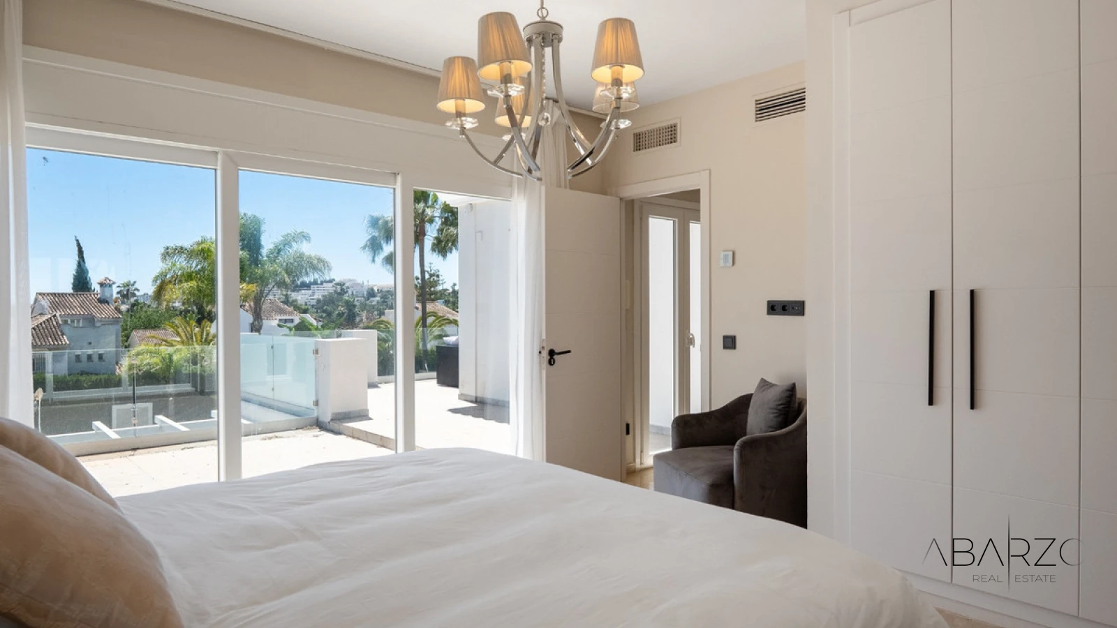 Villa en Nueva Andalucía con piscina privada y vistas a la montaña — interior, Nueva Andalucía, Marbella (16 of 49)