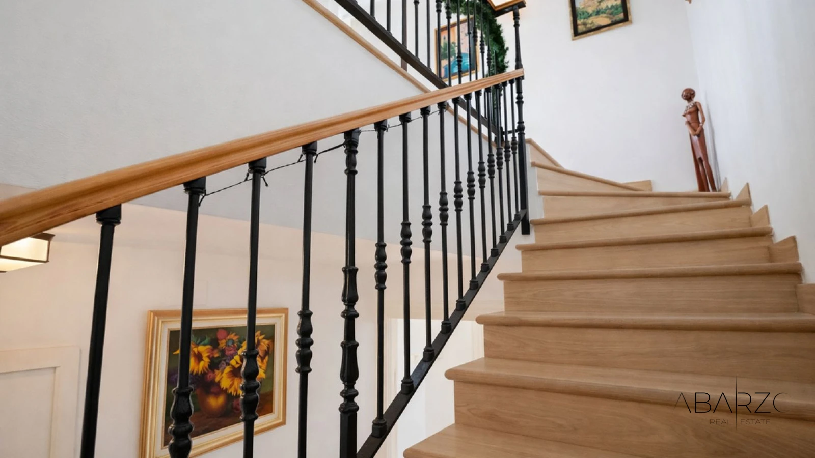 Panoramic 3-Bedroom Townhouse in La Heredia with Terrace and Sea Views — interior, La Heredia, Benahavís (22 of 24)