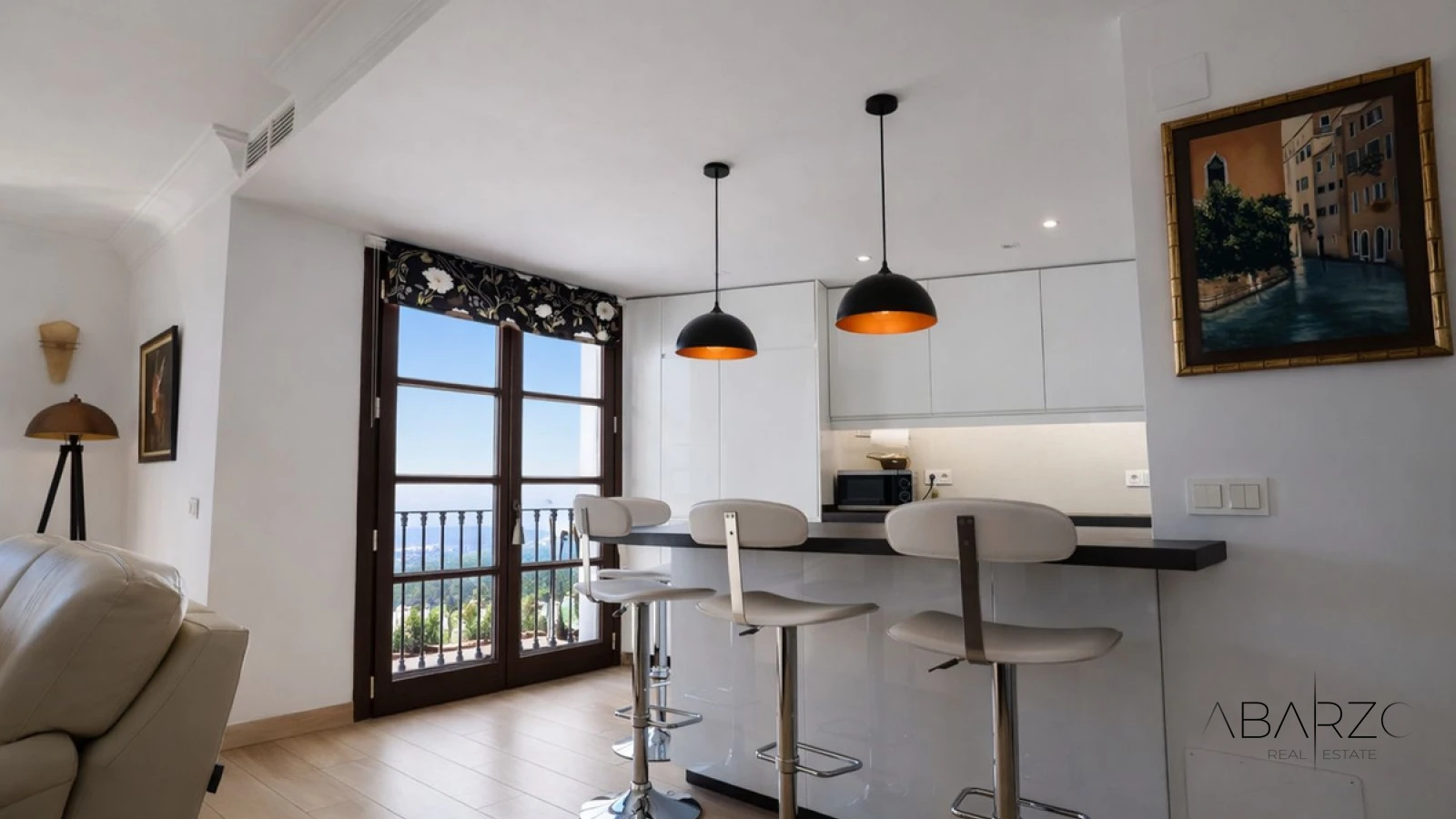 Panoramic 3-Bedroom Townhouse in La Heredia with Terrace and Sea Views — interior, La Heredia, Benahavís (7 of 24)