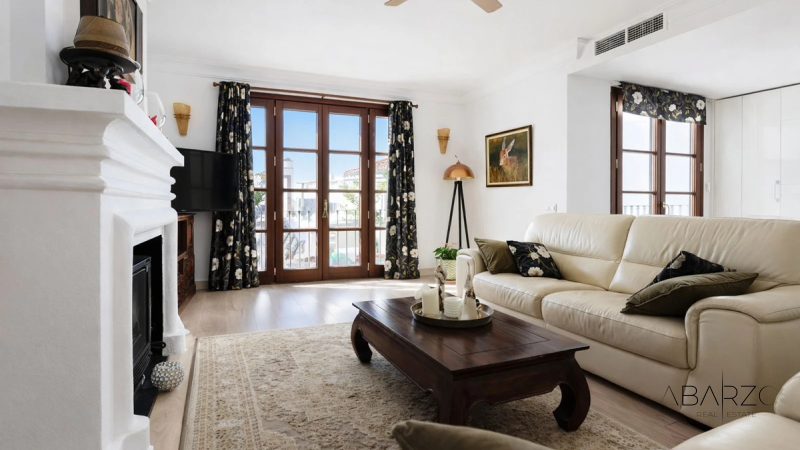Panoramic 3-Bedroom Townhouse in La Heredia with Terrace and Sea Views — interior, La Heredia, Benahavís (5 of 24)