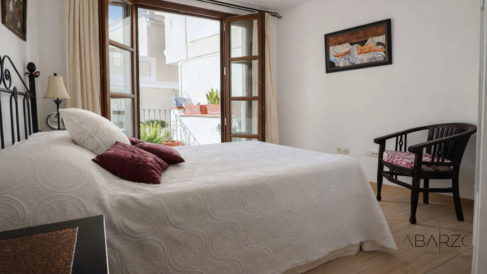 Panoramic 3-Bedroom Townhouse in La Heredia with Terrace and Sea Views — interior, La Heredia, Benahavís (12 of 24)