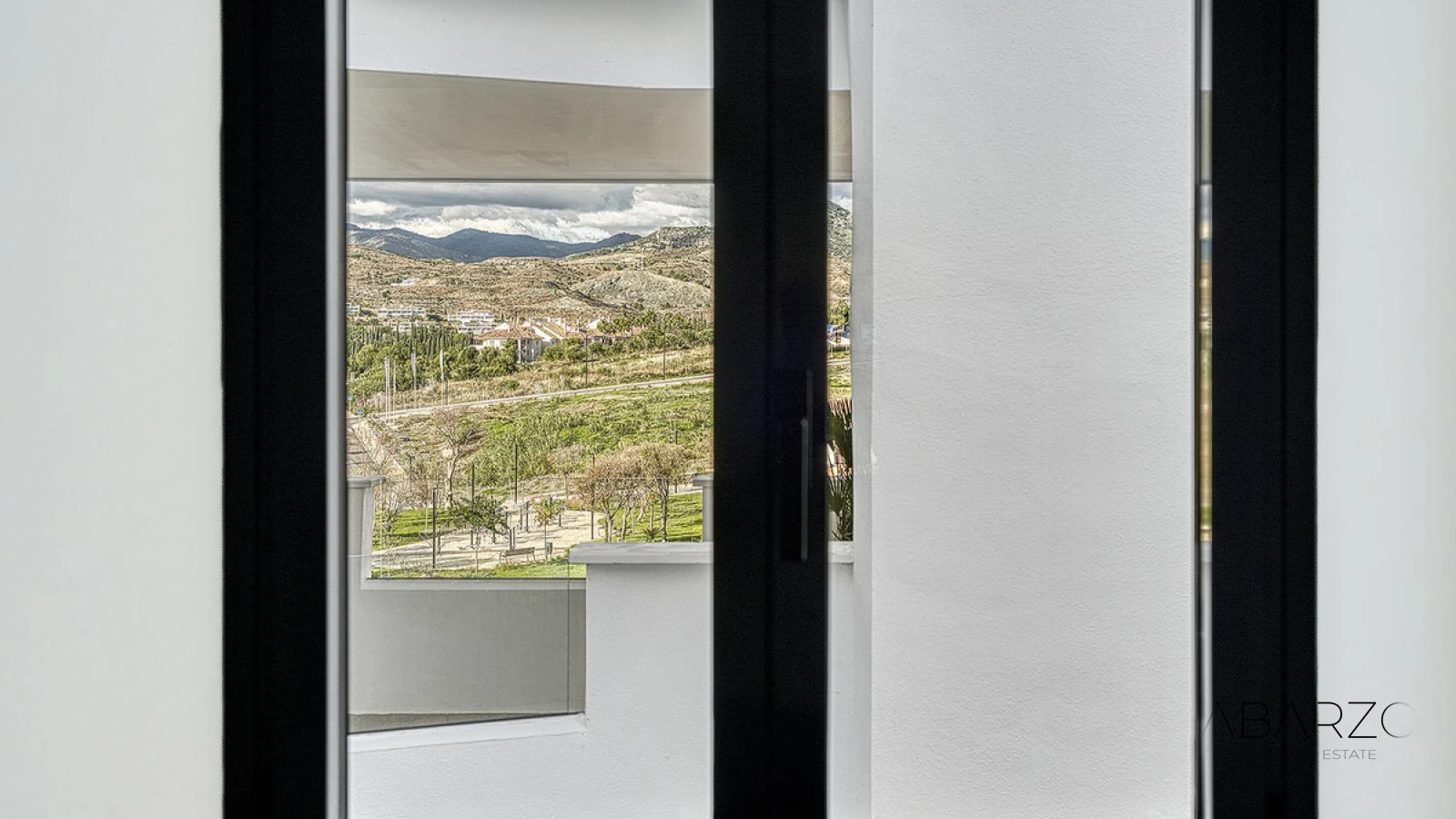 Luxury Penthouse with Sea Views in Cancelada, New Golden Mile — interior, New Golden Mile, Estepona (31 of 49)