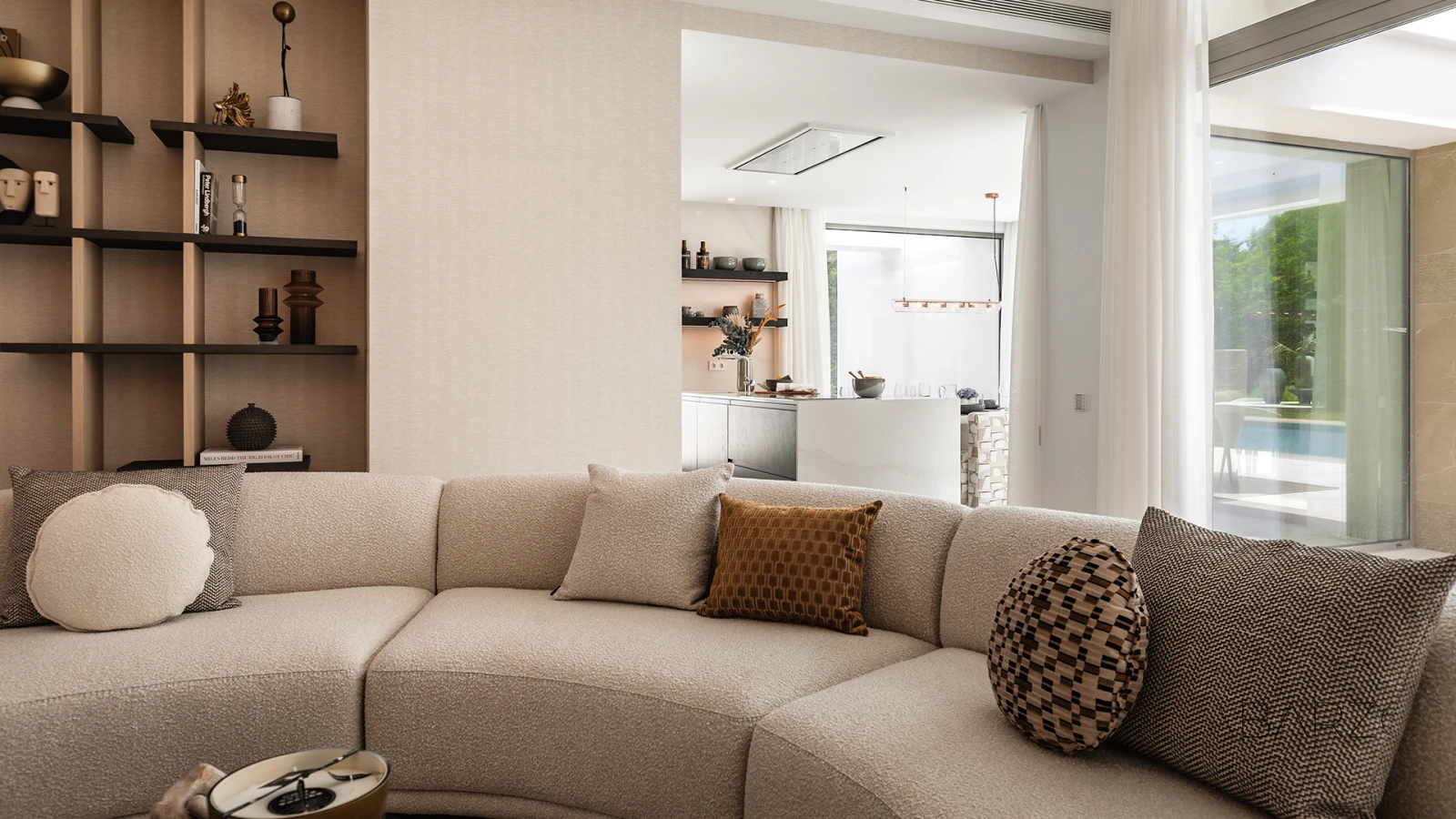 Turnkey Villa with Private Pool in El Paraíso, Marbella New Golden Mile — interior, New Golden Mile, Estepona (7 of 28)