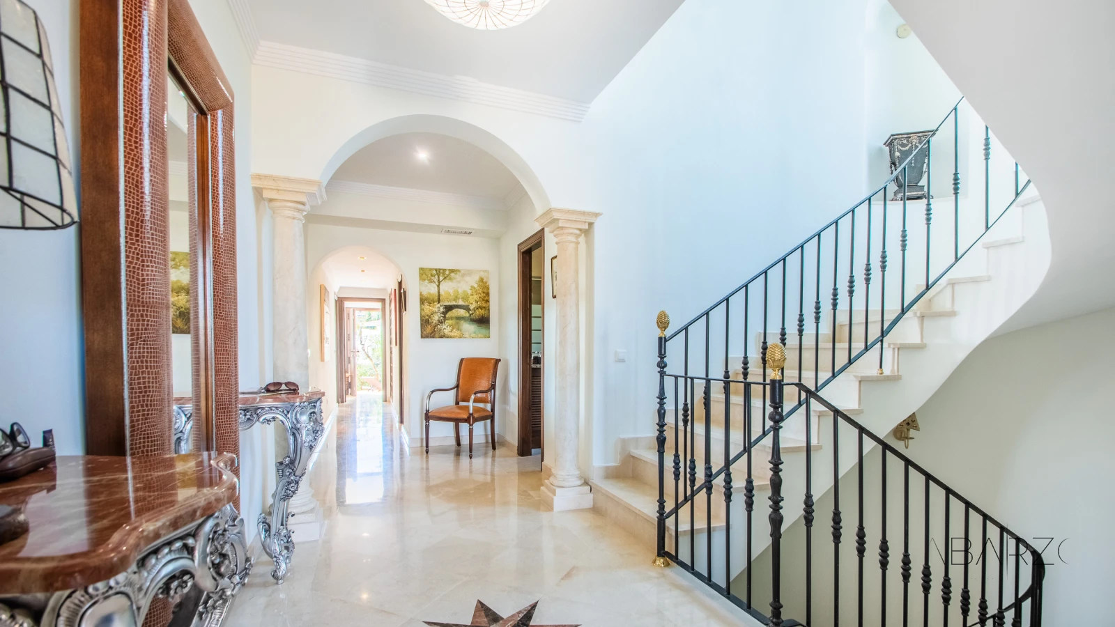 Luxury villa in La Mairena, Marbella with sea views and pool. — interior, La Mairena, Marbella (41 of 47)
