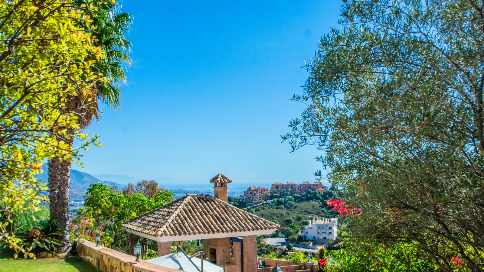 Luxury villa in La Mairena, Marbella with sea views and pool. — interior, La Mairena, Marbella (16 of 47)