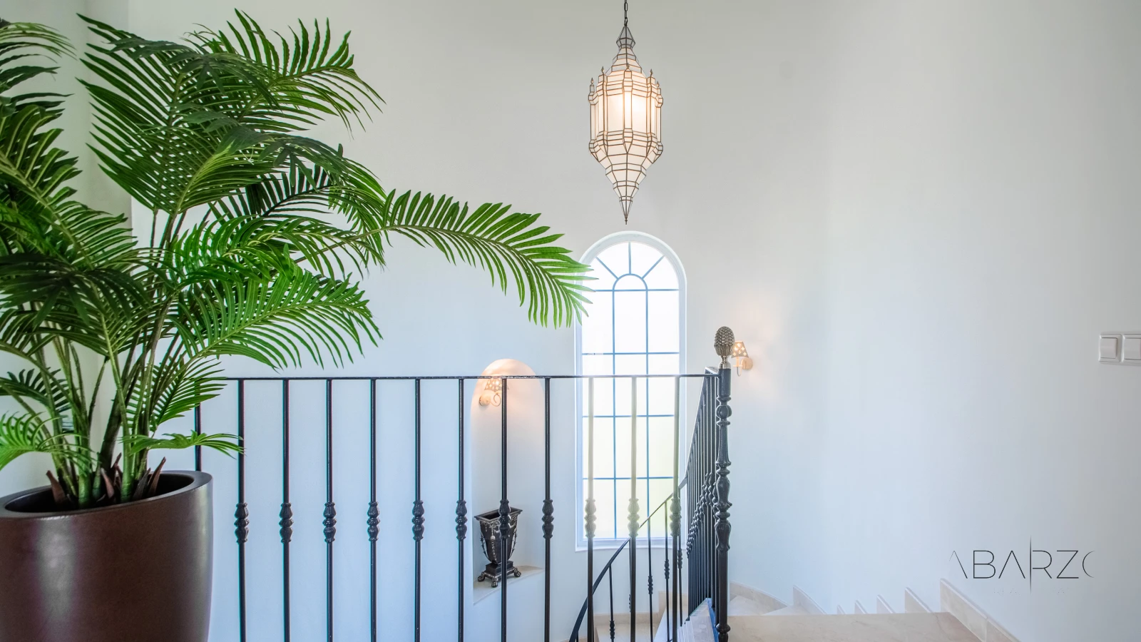 Luxury villa in La Mairena, Marbella with sea views and pool. — interior, La Mairena, Marbella (32 of 47)