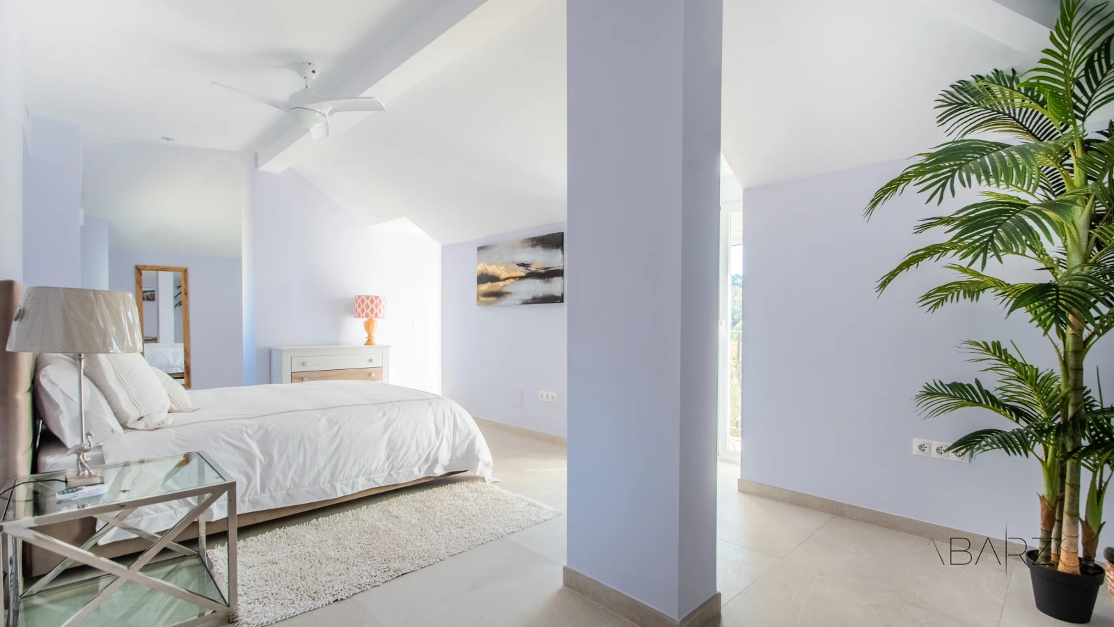 Luxury villa in La Mairena, Marbella with sea views and pool. — interior, La Mairena, Marbella (36 of 47)