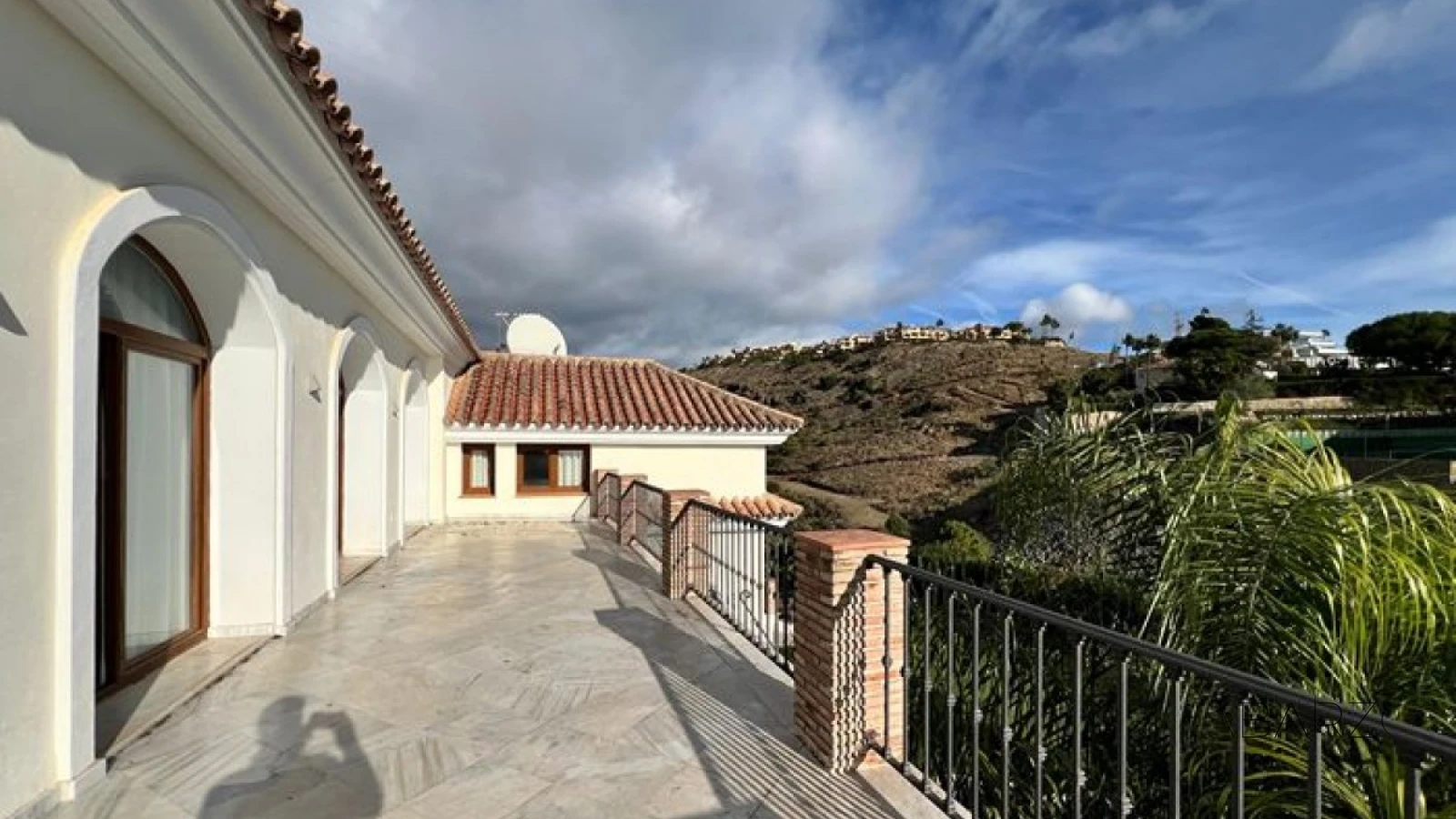 Villa en El Paraíso, cerca del Golf y con vistas al mar — interior, New Golden Mile, Estepona (7 of 18)