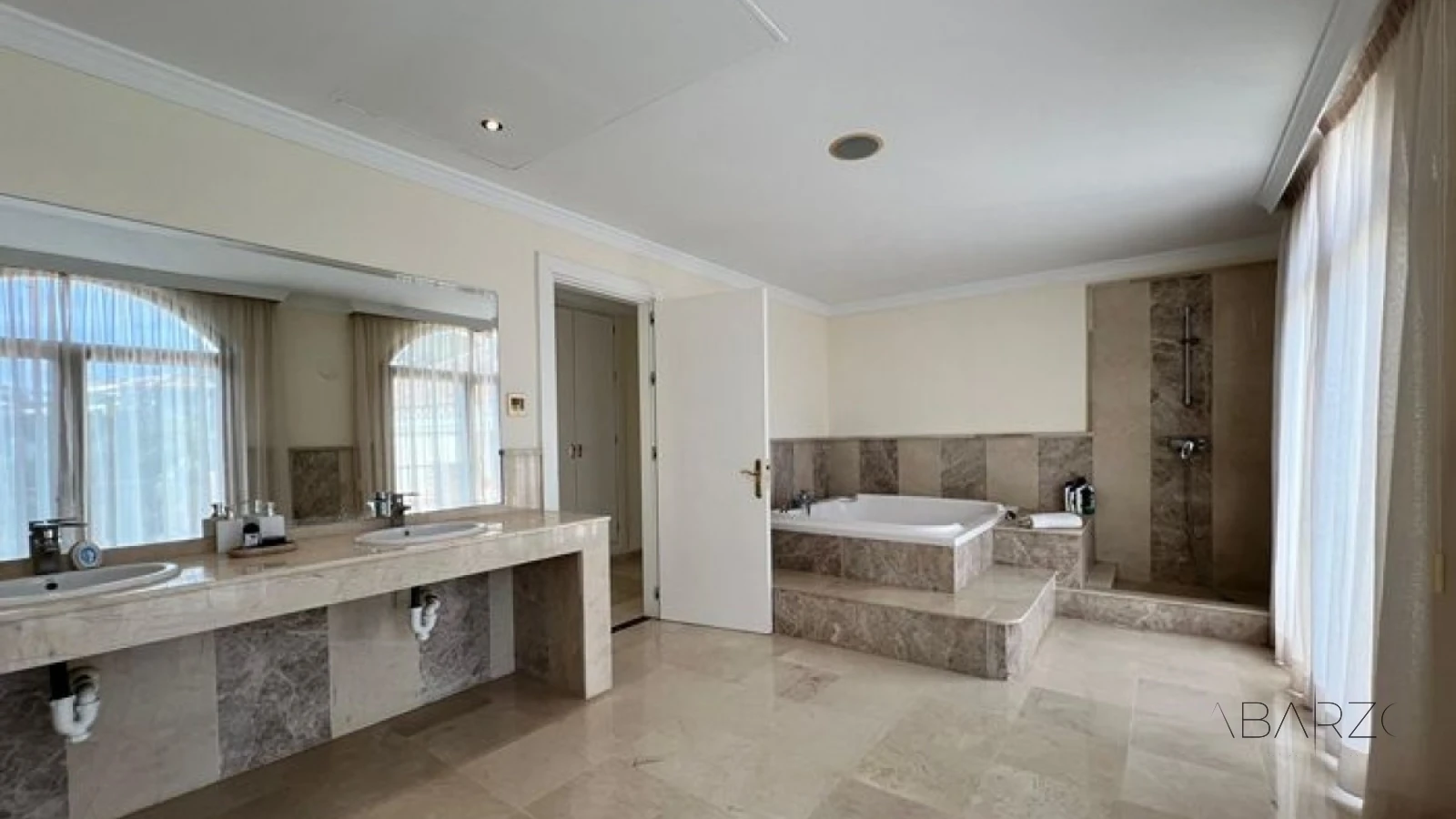 Villa en El Paraíso, cerca del Golf y con vistas al mar — interior, New Golden Mile, Estepona (11 of 18)