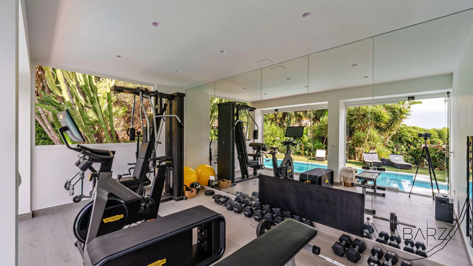 Villa de lujo con piscina climatizada en El Rosario, Marbella — interior, Marbella East, Marbella (37 of 46)