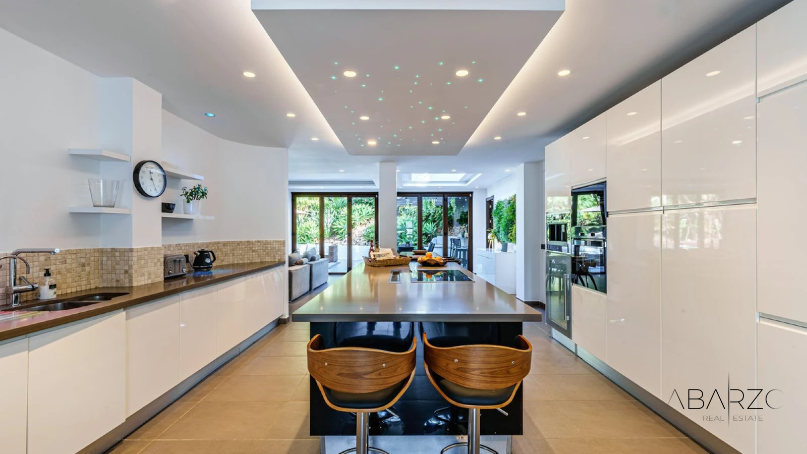 Villa de lujo con piscina climatizada en El Rosario, Marbella — interior, Marbella East, Marbella (4 of 46)