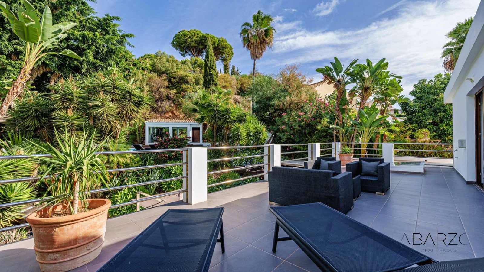Villa de lujo con piscina climatizada en El Rosario, Marbella — interior, Marbella East, Marbella (8 of 46)