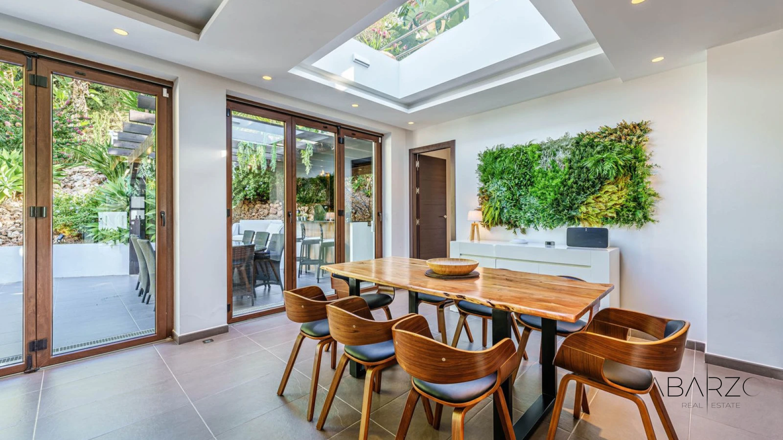 Villa de lujo con piscina climatizada en El Rosario, Marbella — interior, Marbella East, Marbella (5 of 46)