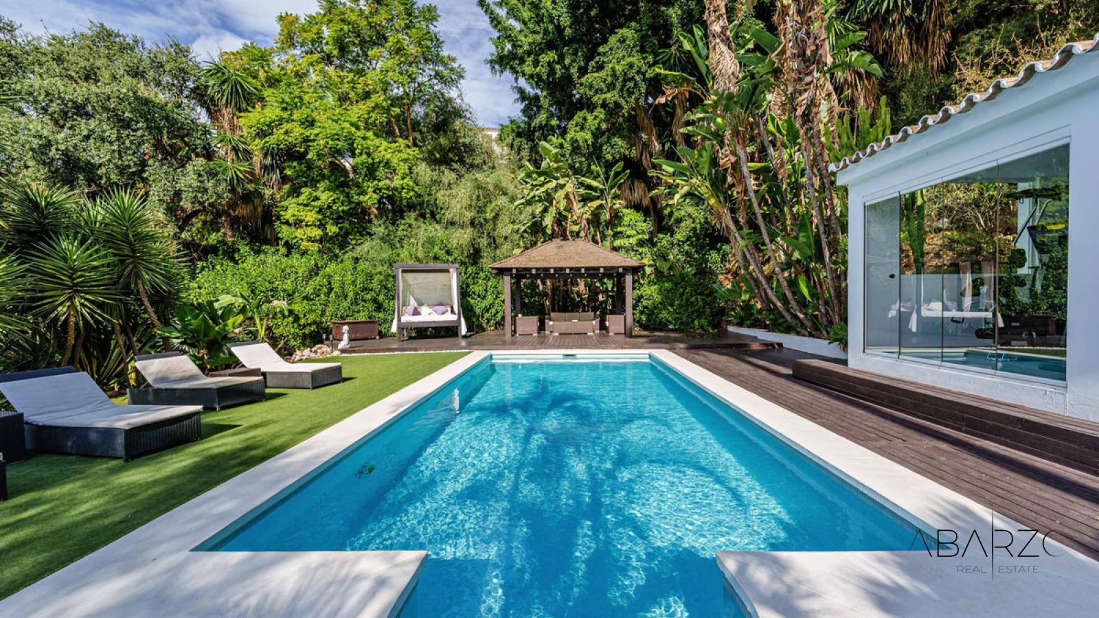 Villa de lujo con piscina climatizada en El Rosario, Marbella — interior, Marbella East, Marbella (35 of 46)