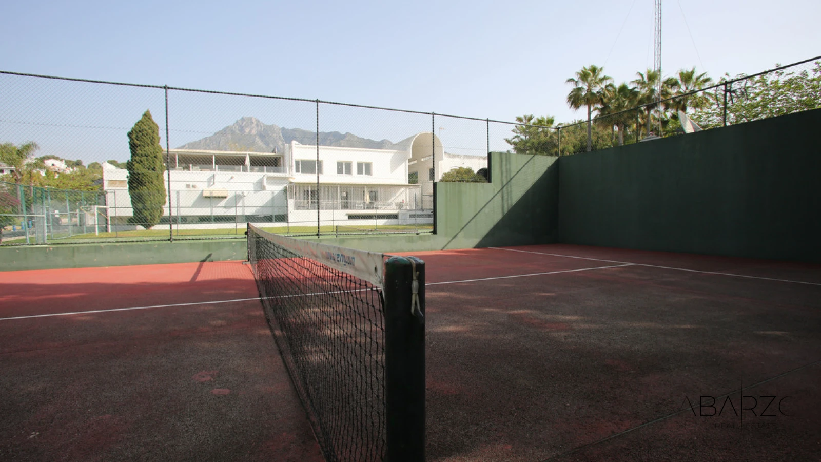 Five-bedroom townhouse in Marbellamar, Marbella Golden Mile, 50m from the beach — interior, Golden Mile, Marbella (6 of 9)