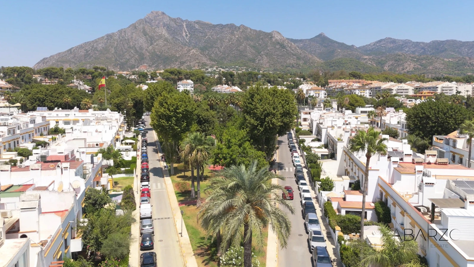 Five-bedroom townhouse in Marbellamar, Marbella Golden Mile, 50m from the beach — interior, Golden Mile, Marbella (2 of 9)