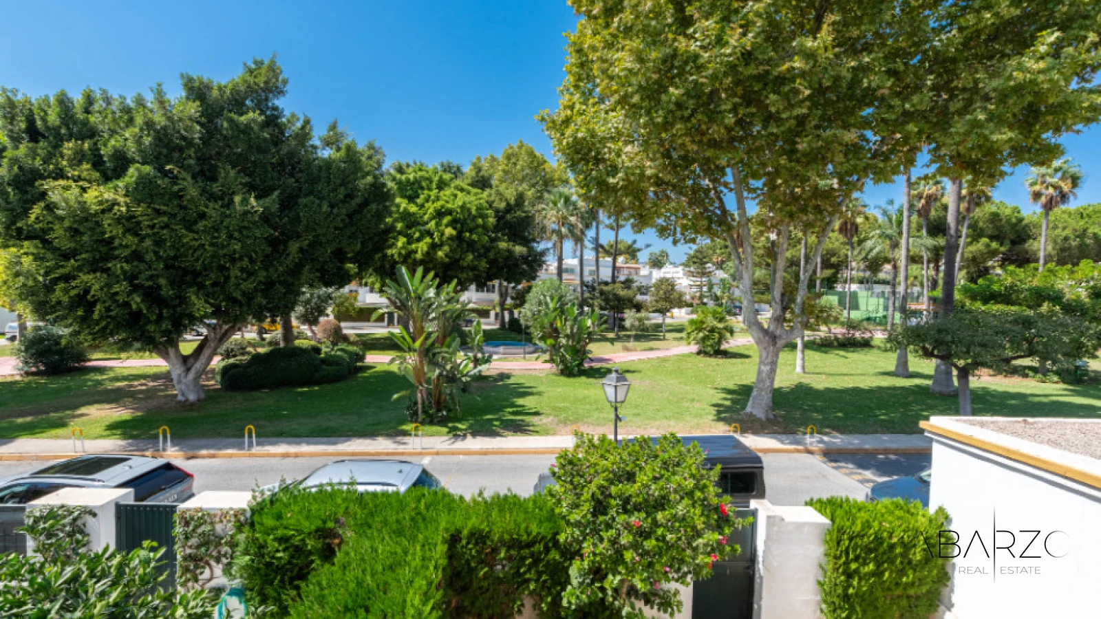 Five-bedroom townhouse in Marbellamar, Marbella Golden Mile, 50m from the beach — interior, Golden Mile, Marbella (3 of 9)