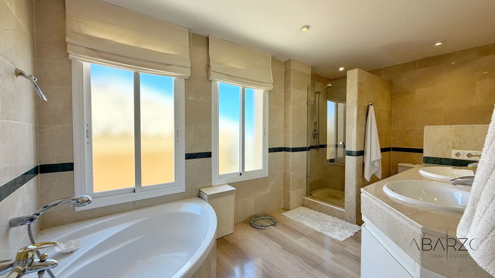 Duplex Penthouse with Panoramic Views in Elviria, Marbella — interior, Marbella East, Marbella (34 of 49)