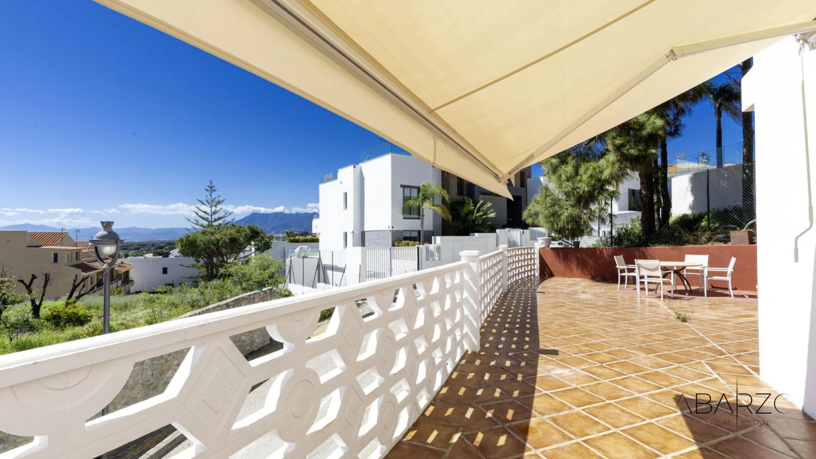 Detached villa in Marbella with sea views near Cabopino Marina and golf course — interior, Marbella East, Marbella (3 of 35)