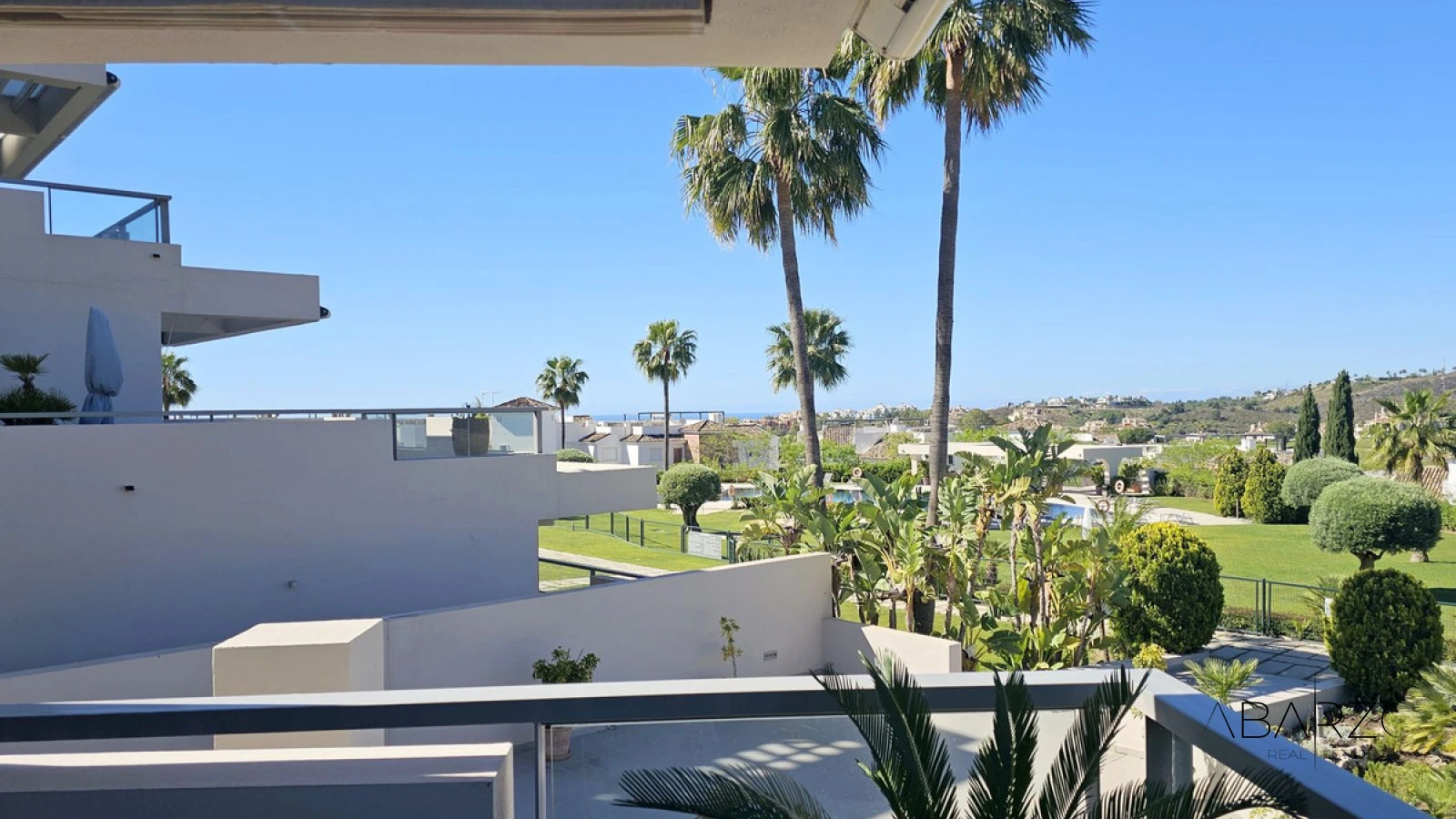 Luxury 3-Bedroom Apartment in Los Arrayanes Golf near Marbella with Sea and Golf Views — interior, Los Arqueros, Benahavís (2 of 21)