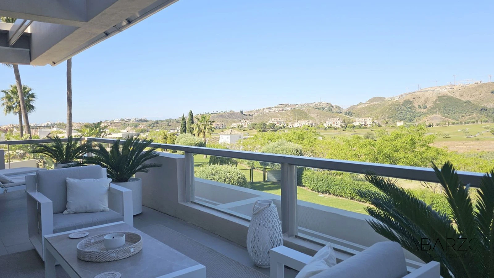 Luxury 3-Bedroom Apartment in Los Arrayanes Golf near Marbella with Sea and Golf Views — interior, Los Arqueros, Benahavís (4 of 21)