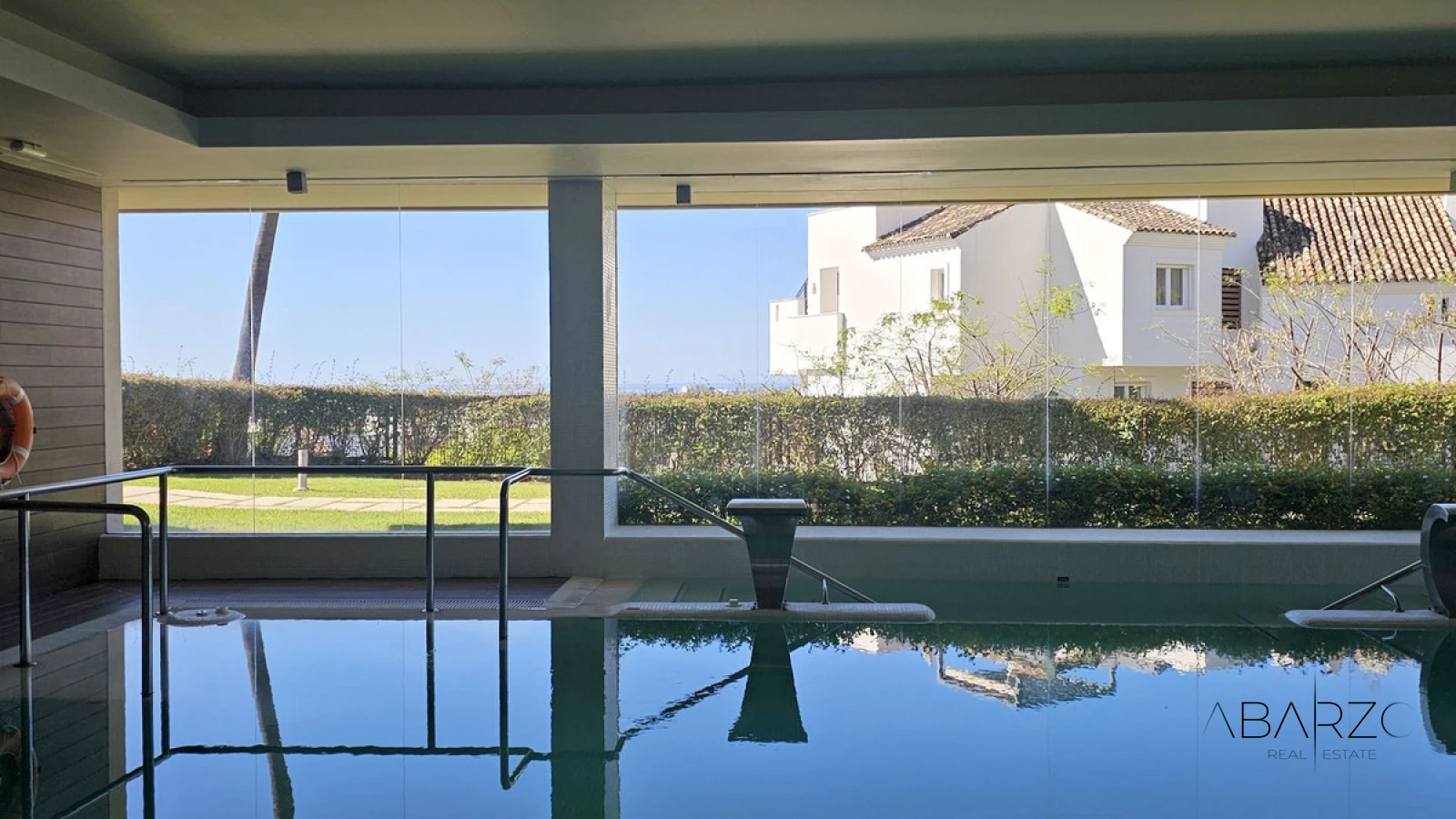 Luxury 3-Bedroom Apartment in Los Arrayanes Golf near Marbella with Sea and Golf Views — interior, Los Arqueros, Benahavís (15 of 21)