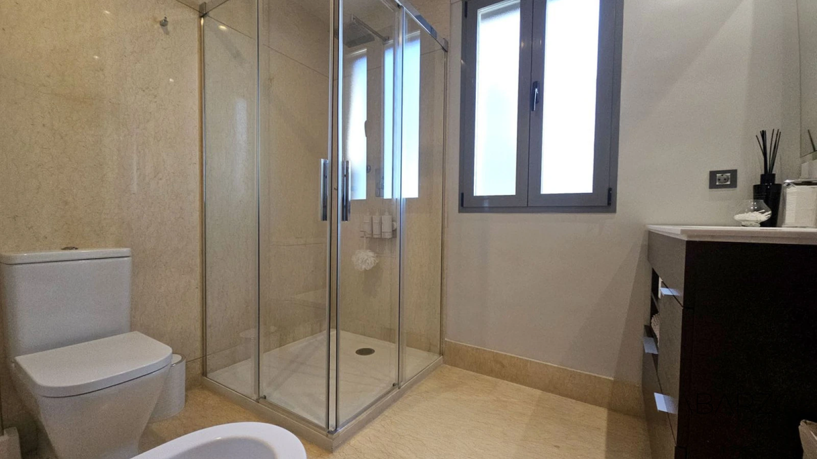 Luxury 3-Bedroom Apartment in Los Arrayanes Golf near Marbella with Sea and Golf Views — interior, Los Arqueros, Benahavís (14 of 21)