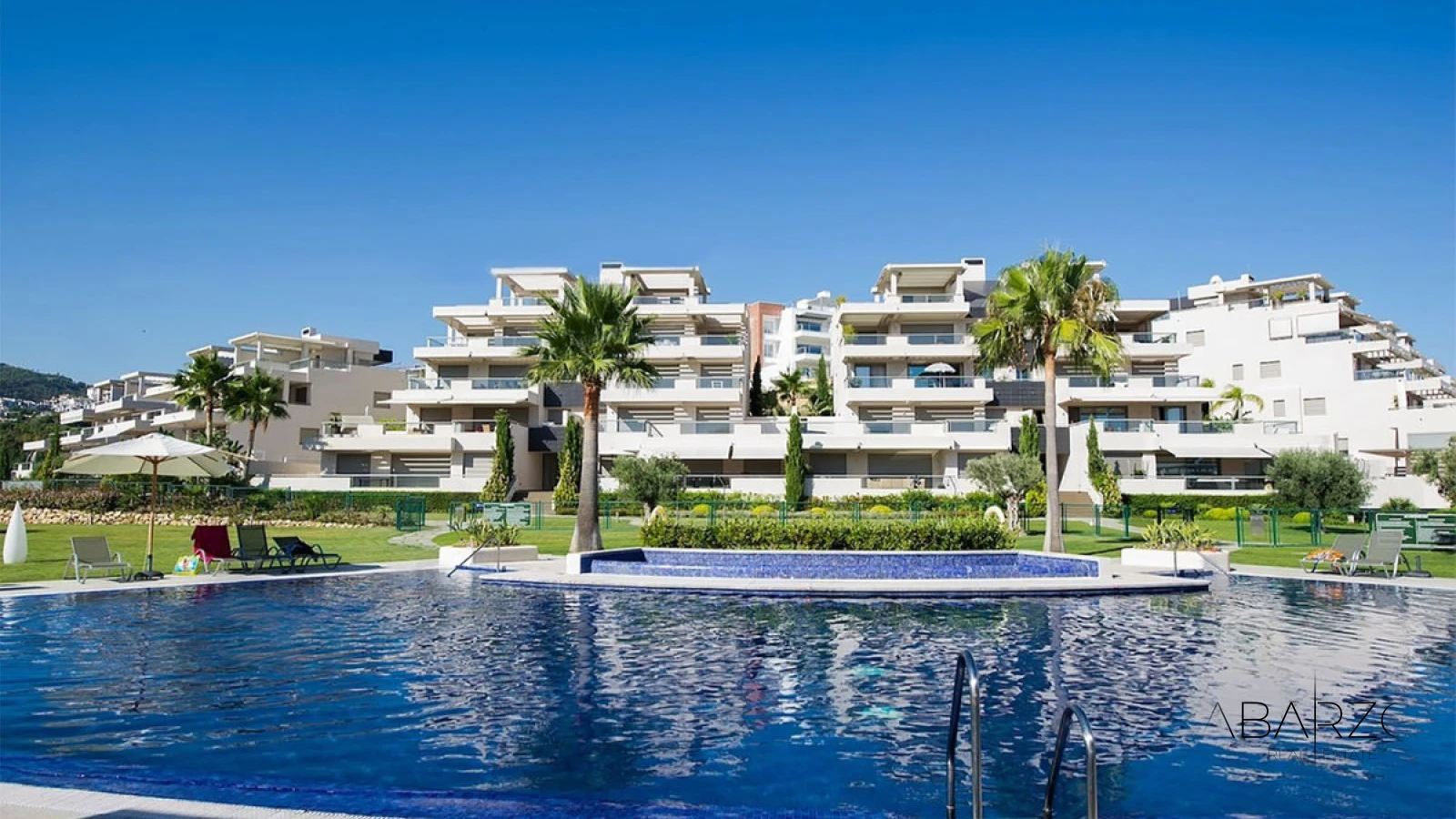 Luxury 3-Bedroom Apartment in Los Arrayanes Golf near Marbella with Sea and Golf Views — luxury property for sale in Los Arqueros, Benahavís