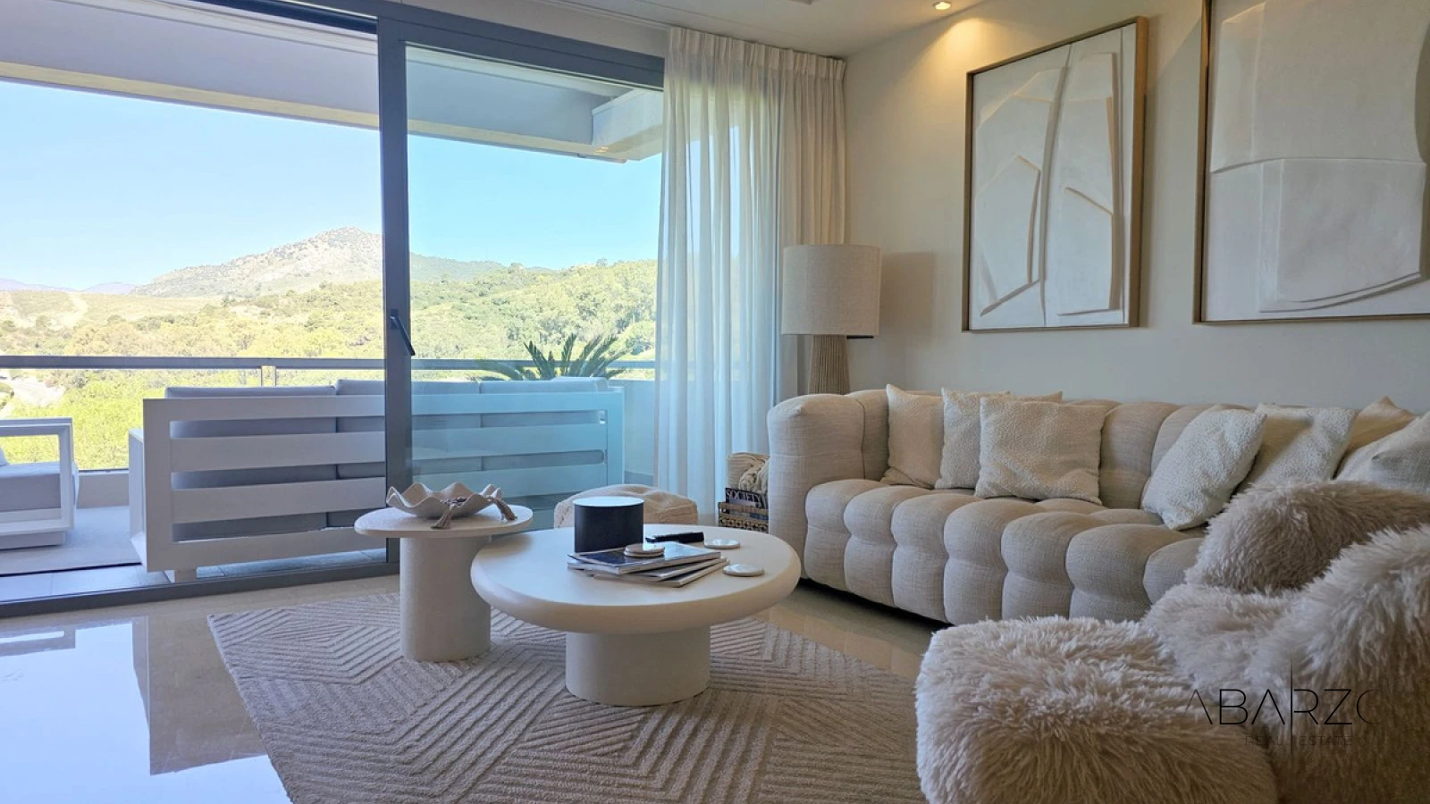 Luxury 3-Bedroom Apartment in Los Arrayanes Golf near Marbella with Sea and Golf Views — interior, Los Arqueros, Benahavís (5 of 21)