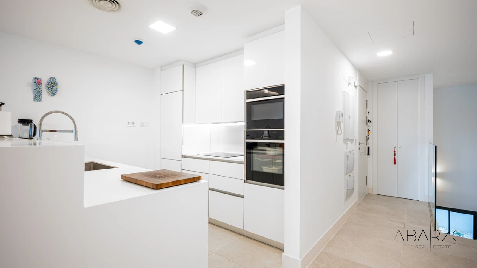 Luxury 3-Bedroom Ground Floor Duplex in Cabopino Frontline Golf — interior, Marbella East, Marbella (16 of 46)