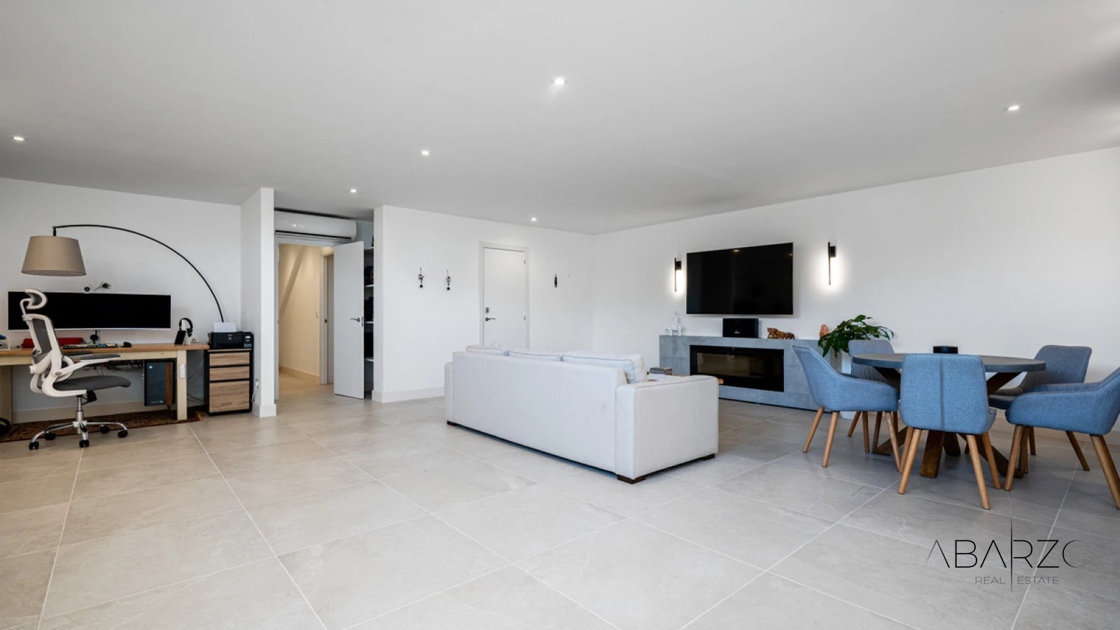 Luxury 3-Bedroom Ground Floor Duplex in Cabopino Frontline Golf — interior, Marbella East, Marbella (29 of 46)