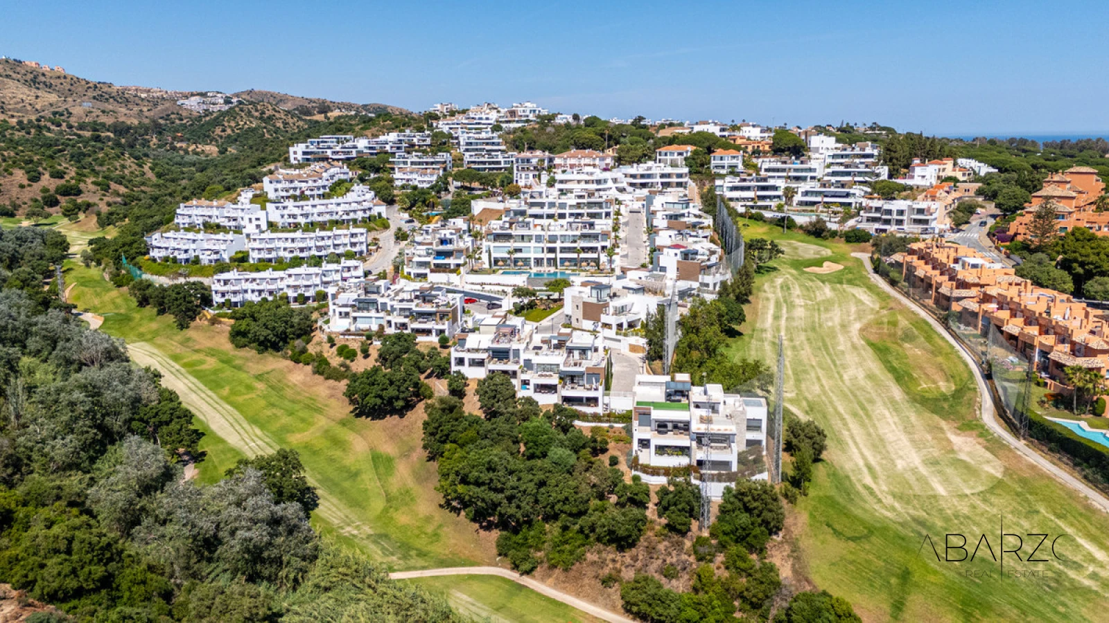 Luxury 3-Bedroom Ground Floor Duplex in Cabopino Frontline Golf — interior, Marbella East, Marbella (41 of 46)